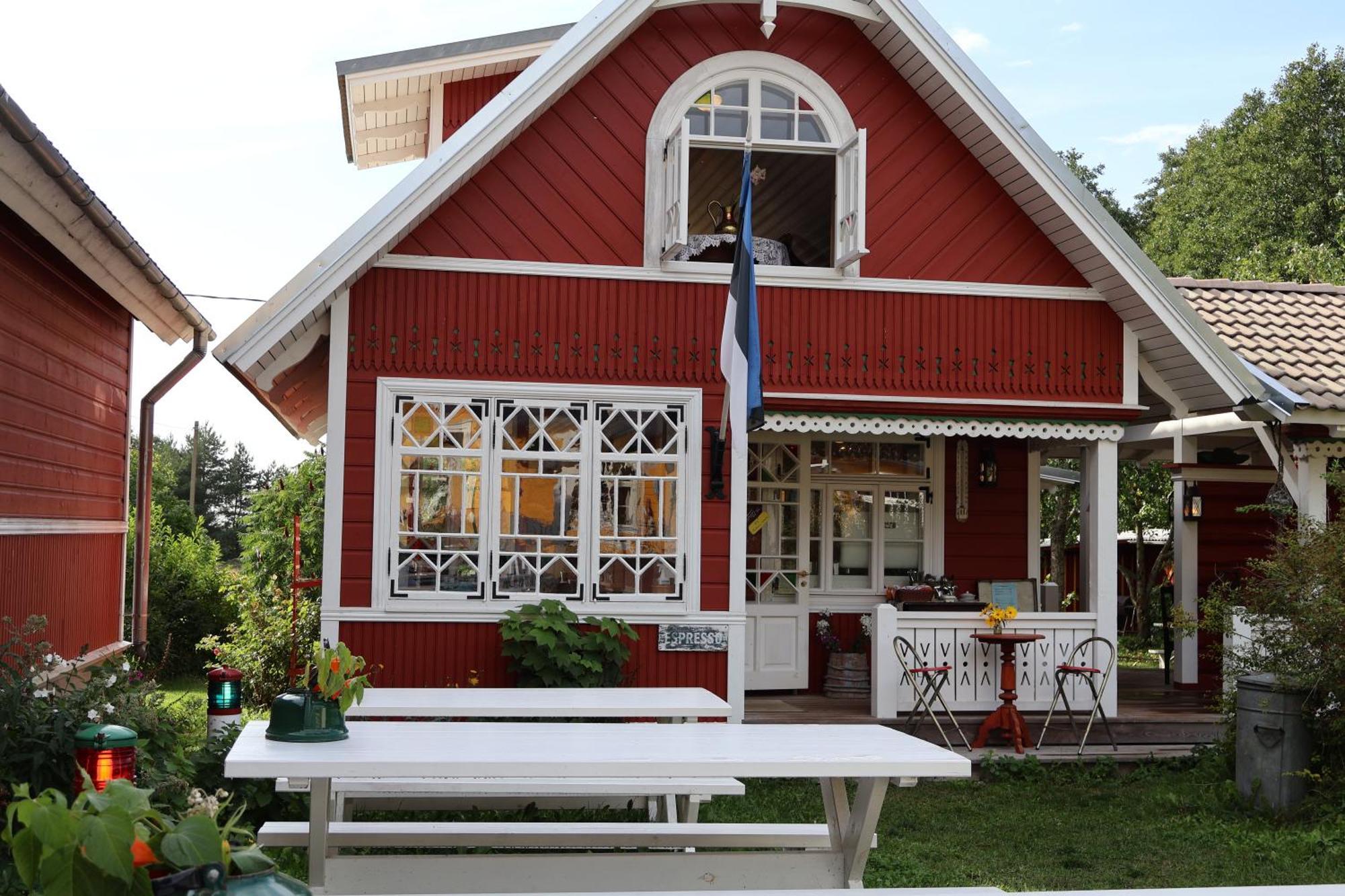 Leesi Kuelalistemaja Hotel Exterior photo