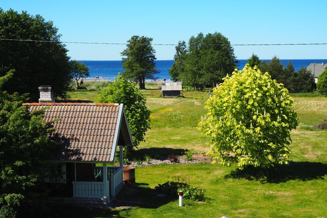 Leesi Kuelalistemaja Hotel Exterior photo